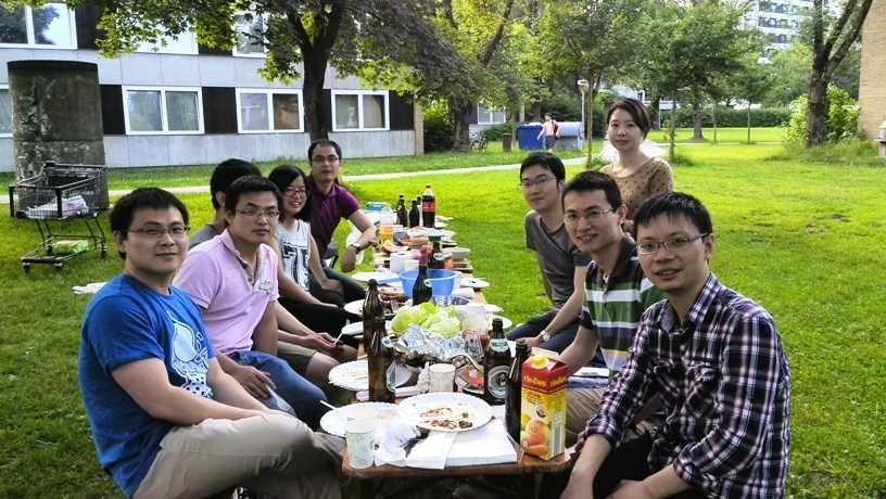 Alumni in München veranstalten ein Grillfest